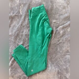 Like new Wunder Train High-Rise Tight 28"